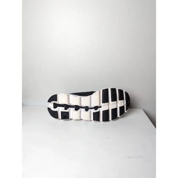 On Running Black and White Athletic Shoes - Picture 9 of 10